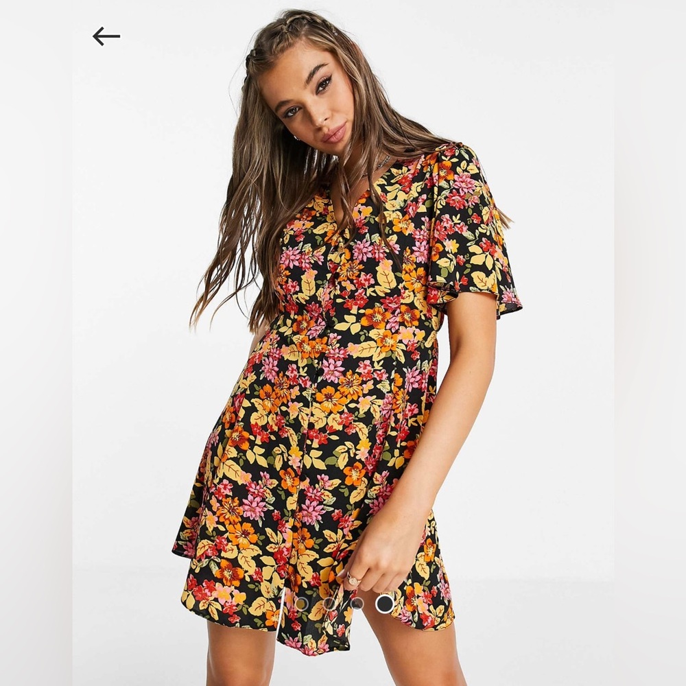 Asos design tea dress, floral print,wide sleeve, button down.